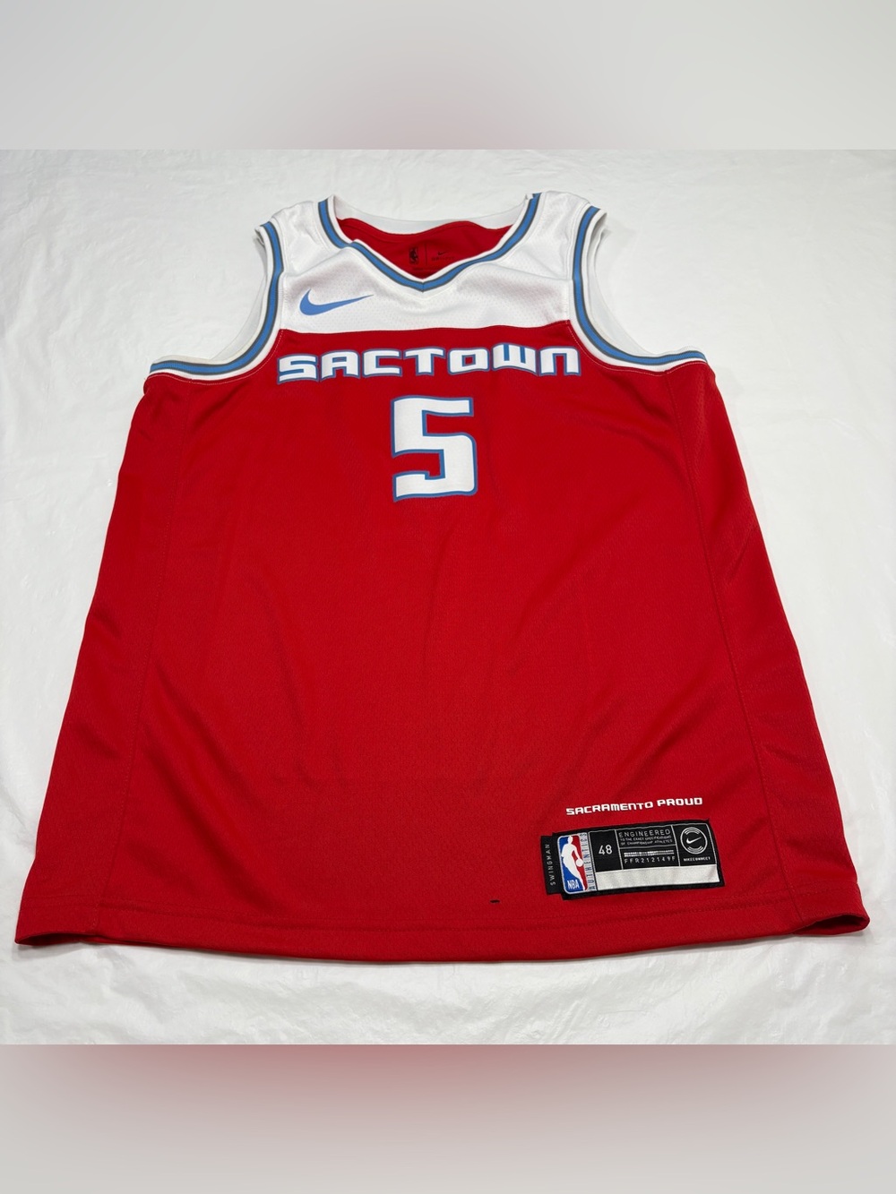Sacramento Kings Sactown Nike De’Aaron Fox 5 jersey Red Retro Men’s Large 48